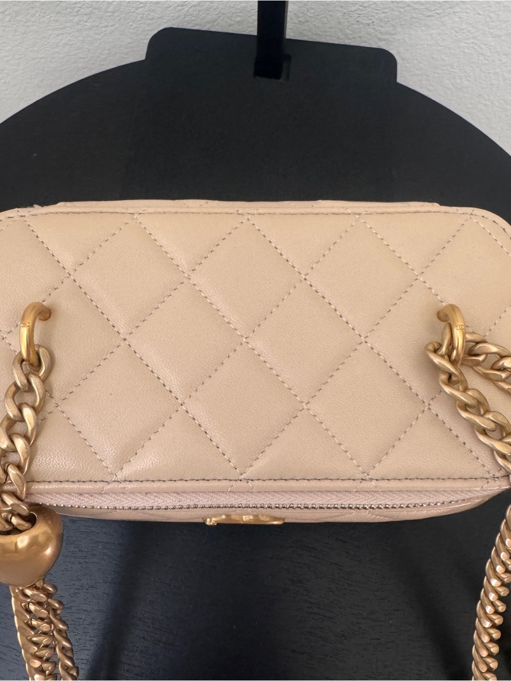 Chanel - Small Sweetheart Vanity - Picture 10 of 14